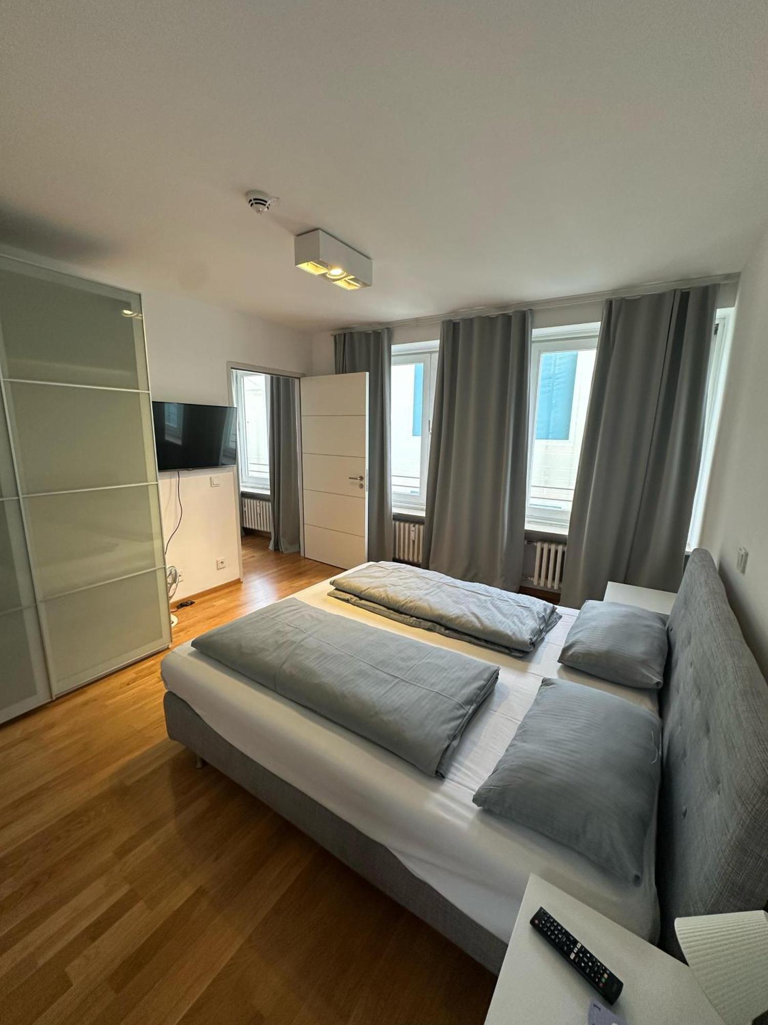 Al Nafurah Apartments Мюнхен Екстериор снимка