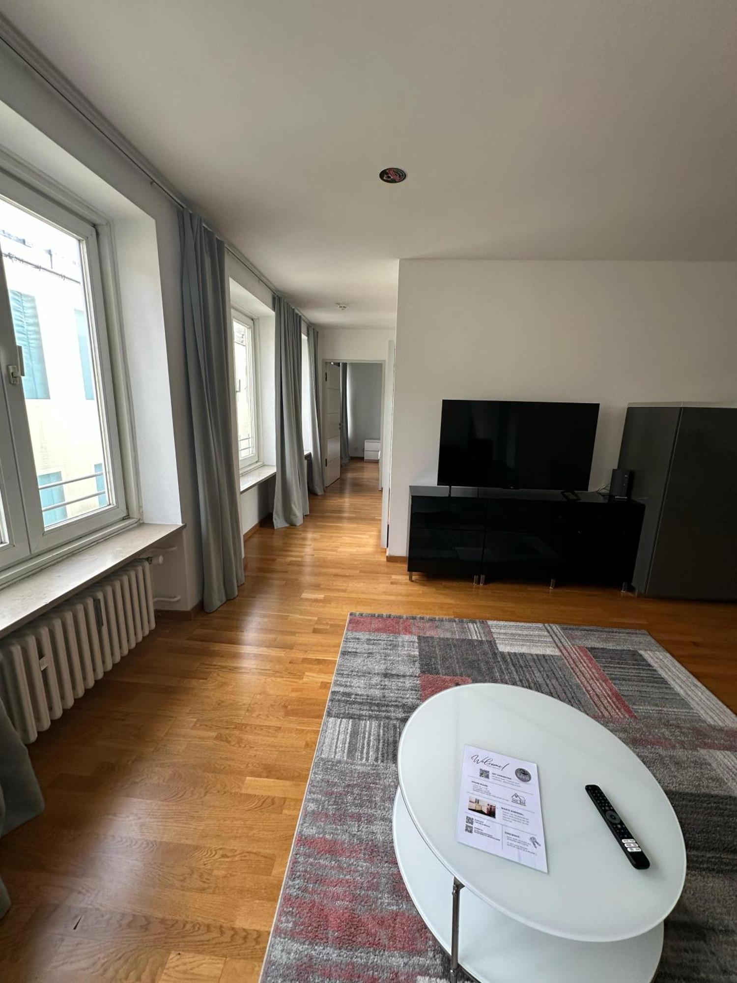 Al Nafurah Apartments Мюнхен Екстериор снимка