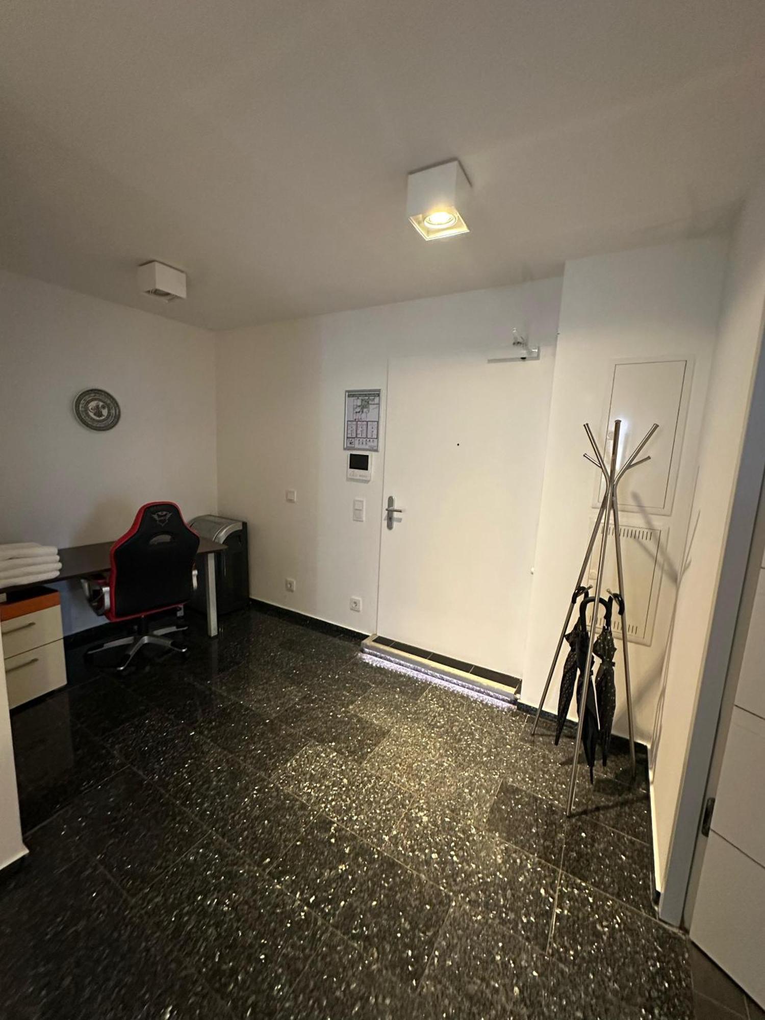 Al Nafurah Apartments Мюнхен Екстериор снимка