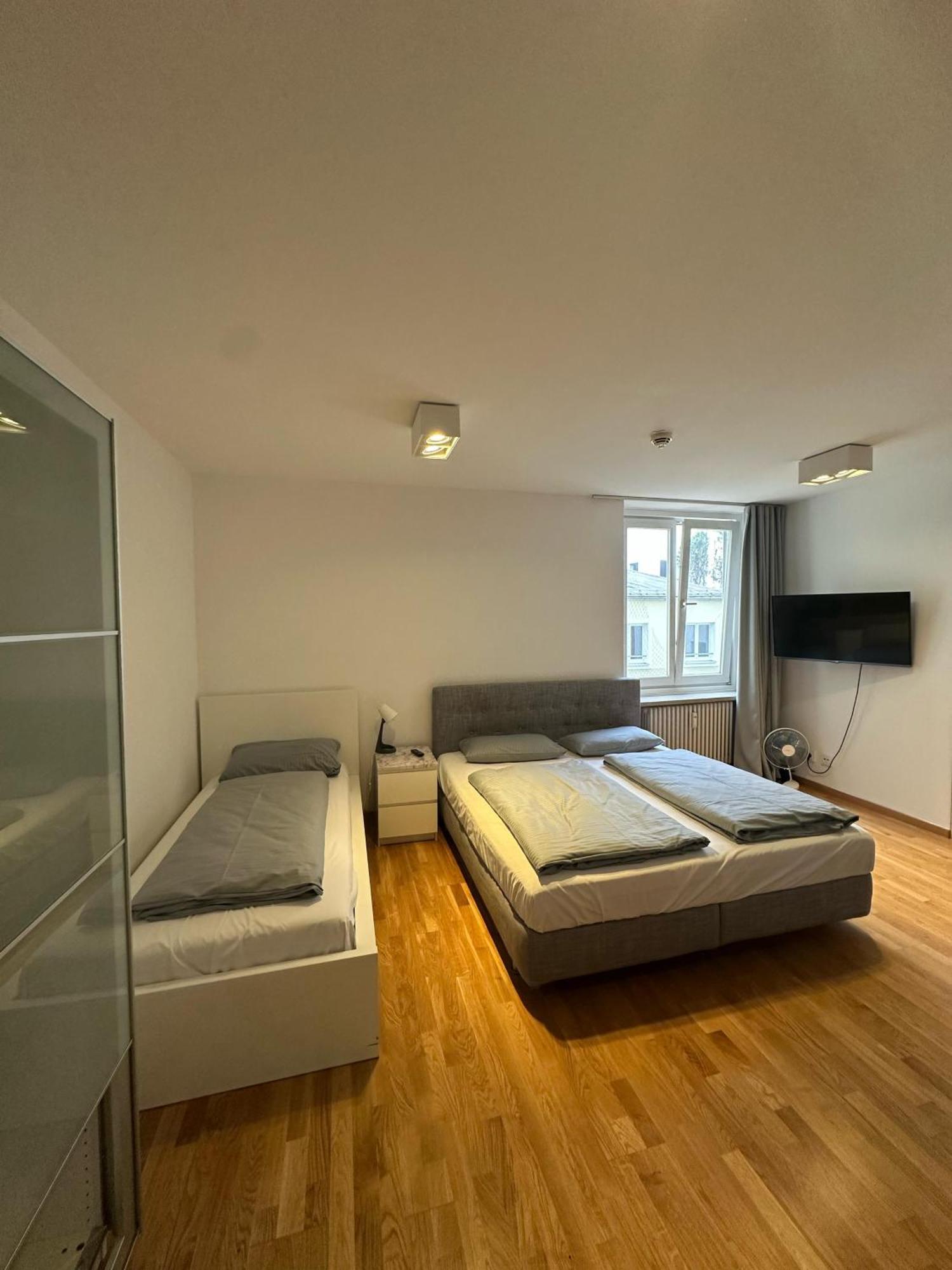 Al Nafurah Apartments Мюнхен Екстериор снимка