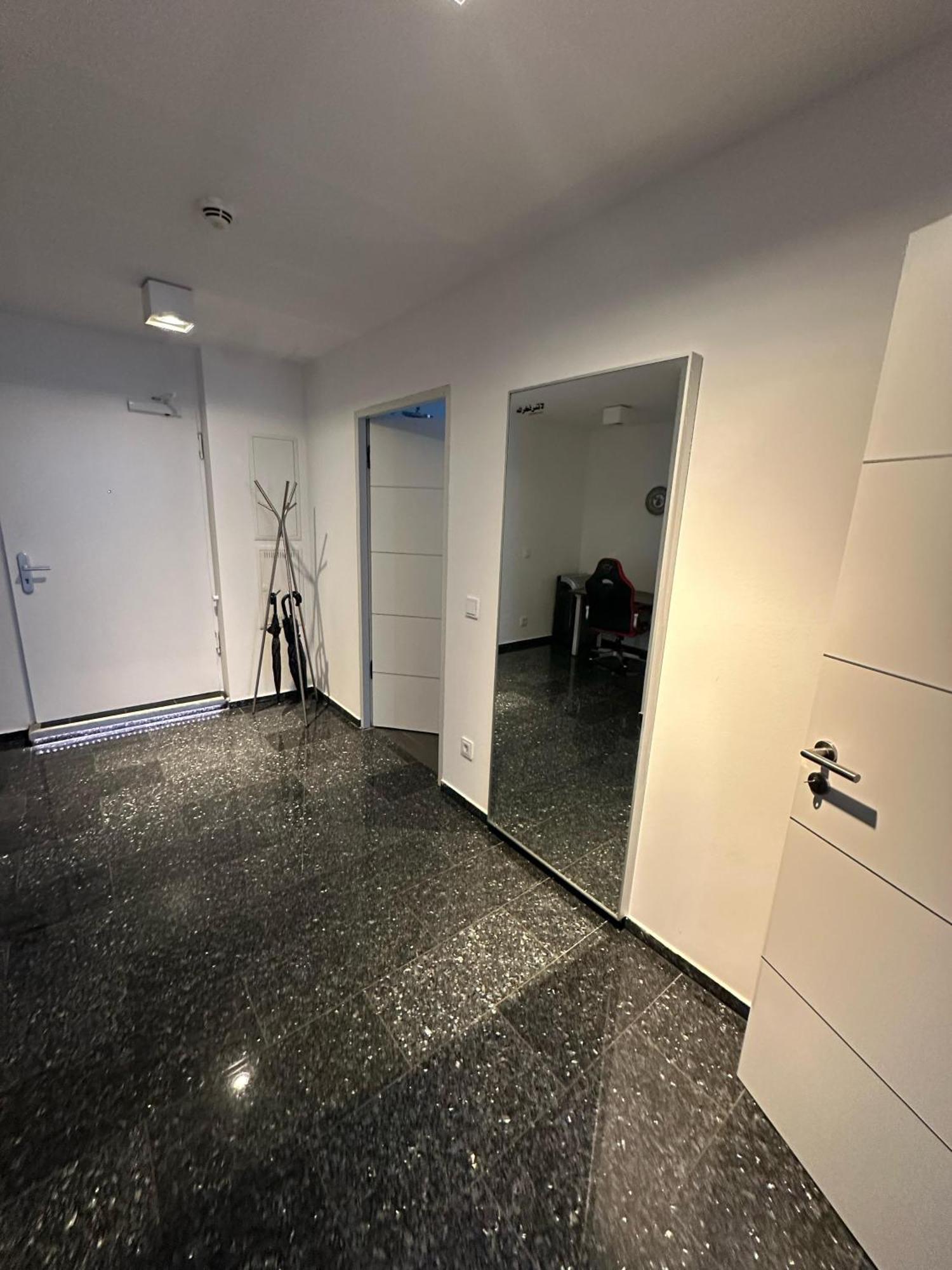 Al Nafurah Apartments Мюнхен Екстериор снимка