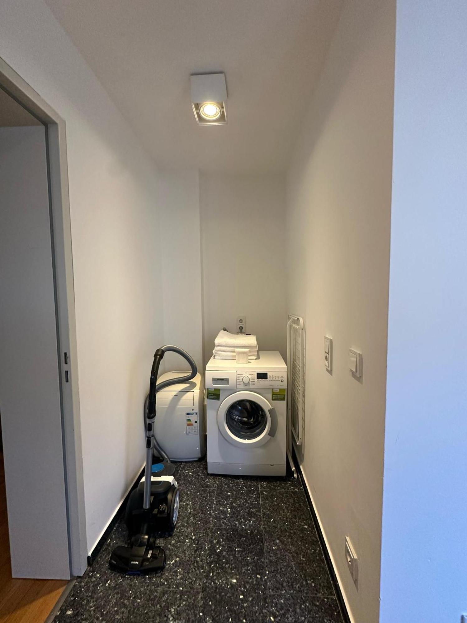 Al Nafurah Apartments Мюнхен Екстериор снимка