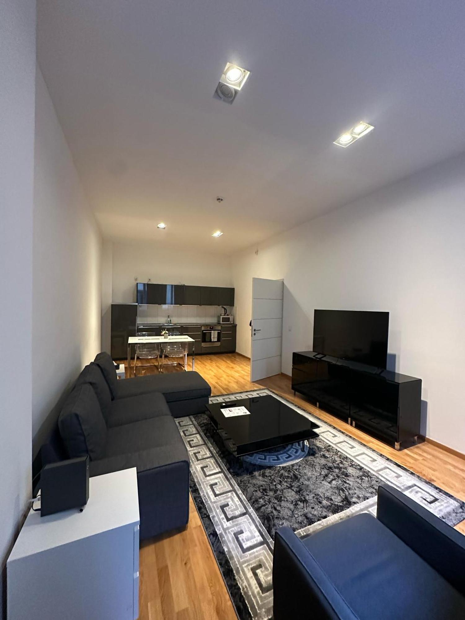 Al Nafurah Apartments Мюнхен Екстериор снимка